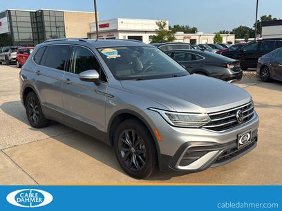 Used 2023 Volkswagen Tiguan SE w/ Panoramic Sunroof Package