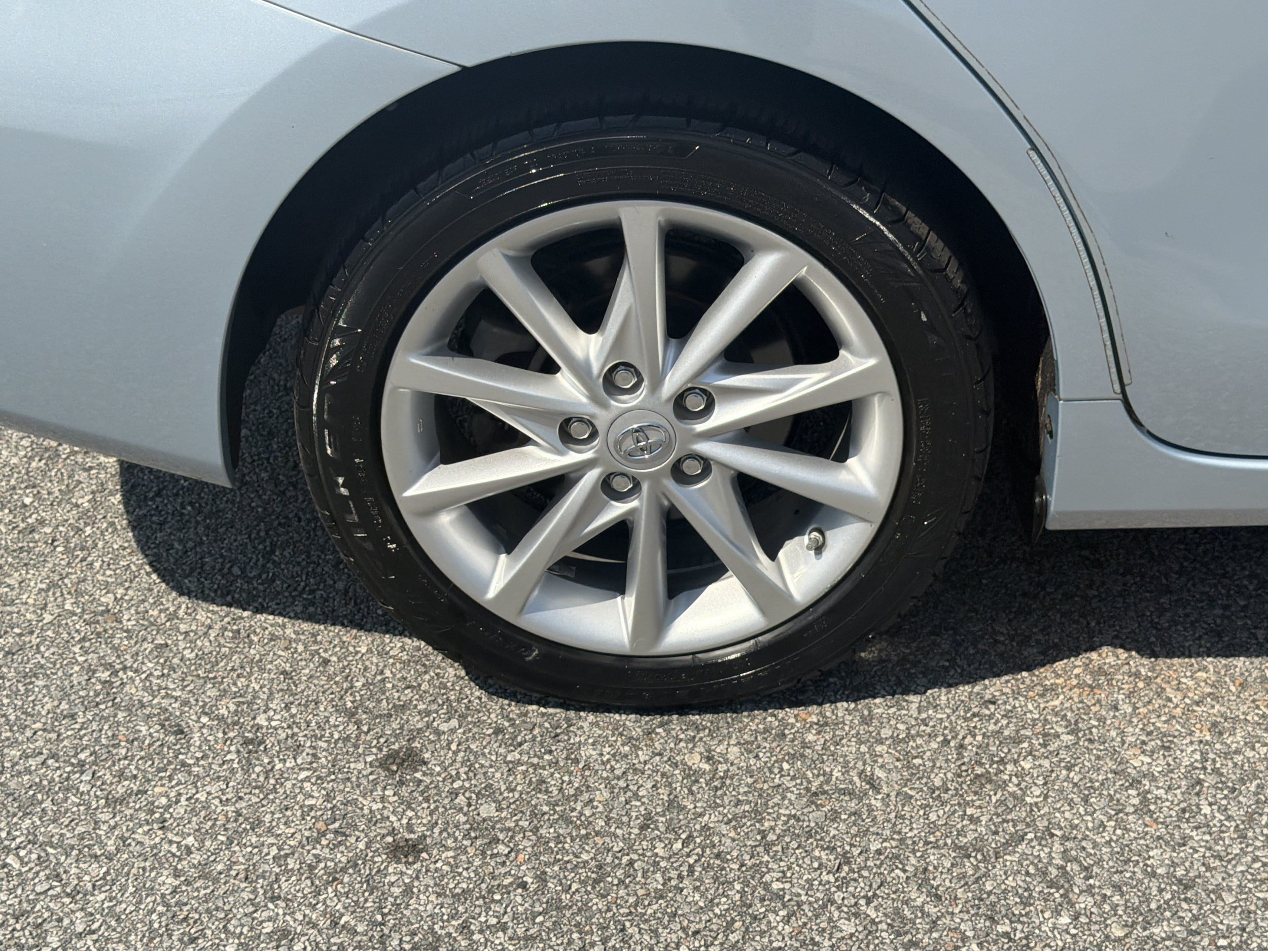 Used 2013 Toyota Prius V Five FWD image 17