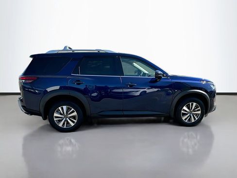 Used 2023 Nissan Pathfinder SL image 9