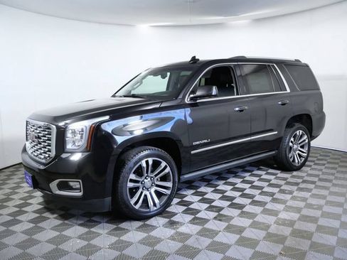 Used 2018 GMC Yukon Denali w/ Denali Ultimate Package AWD/4WD image 3