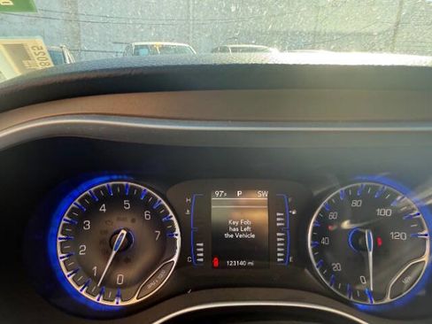 Used 2019 Chrysler Pacifica Touring Plus w/ Tire & Wheel Group image 13