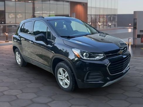 Used 2020 Chevrolet Trax LT AWD/4WD image 16