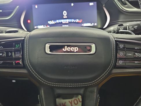 Used 2022 Jeep Grand Cherokee L Overland w/ Luxury Tech Group IV AWD/4WD image 16