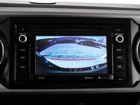 Used 2017 Toyota Tacoma SR5 w/ Tow Package image 20