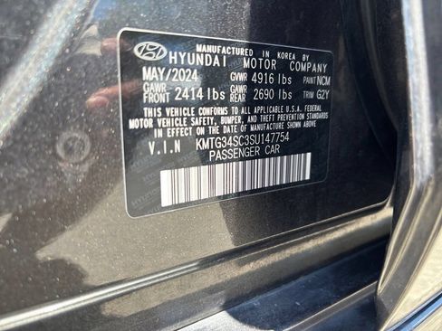 Used 2025 Genesis G70 2.5T AWD/4WD image 30