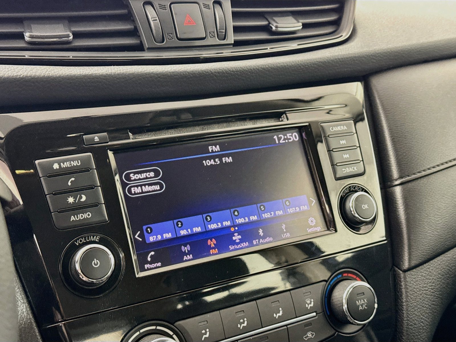 Used 2018 Nissan Rogue S AWD/4WD image 17