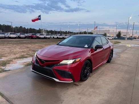 Used 2023 Toyota Camry XSE image 4