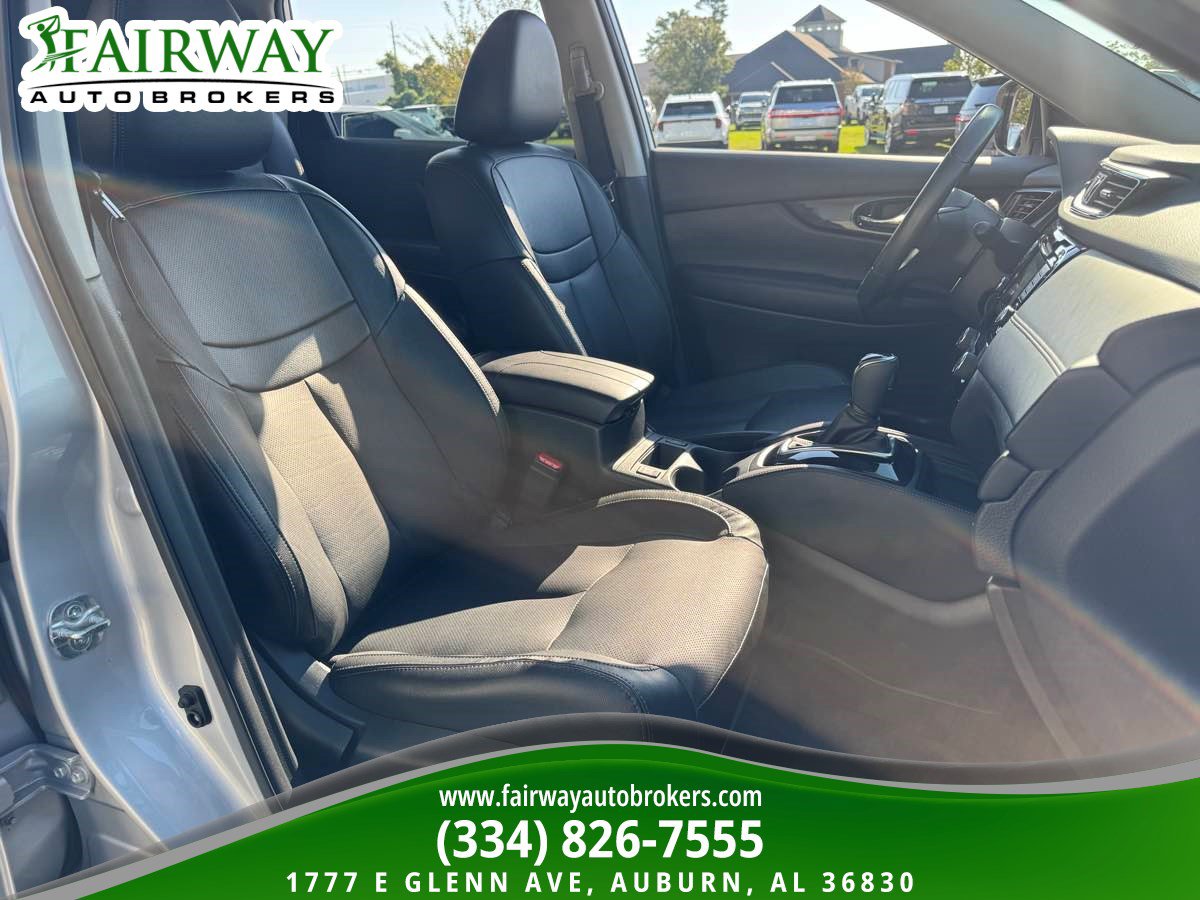 Used 2018 Nissan Rogue SL w/ Premium Package FWD image 12