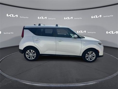 Used 2022 Kia Soul LX image 22