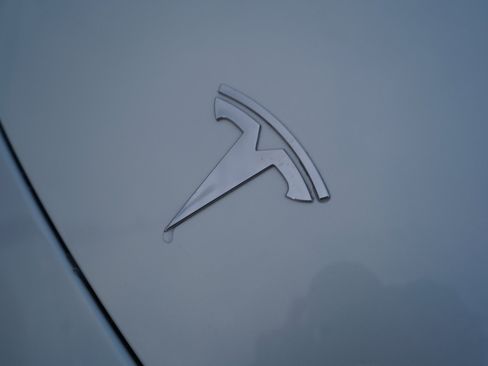 Used 2020 Tesla Model Y Performance image 19