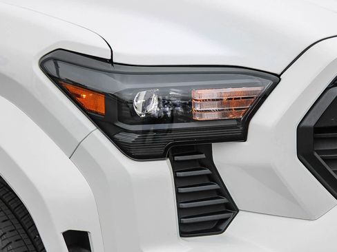 Used 2024 Toyota Tacoma TRD Sport w/ TRD Sport Premium Package AWD/4WD image 4