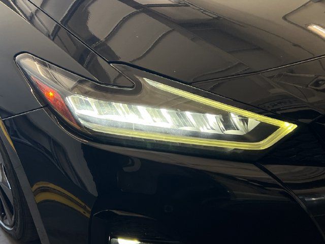 Used 2022 Nissan Maxima SR w/ Sport Mat Group FWD image 14