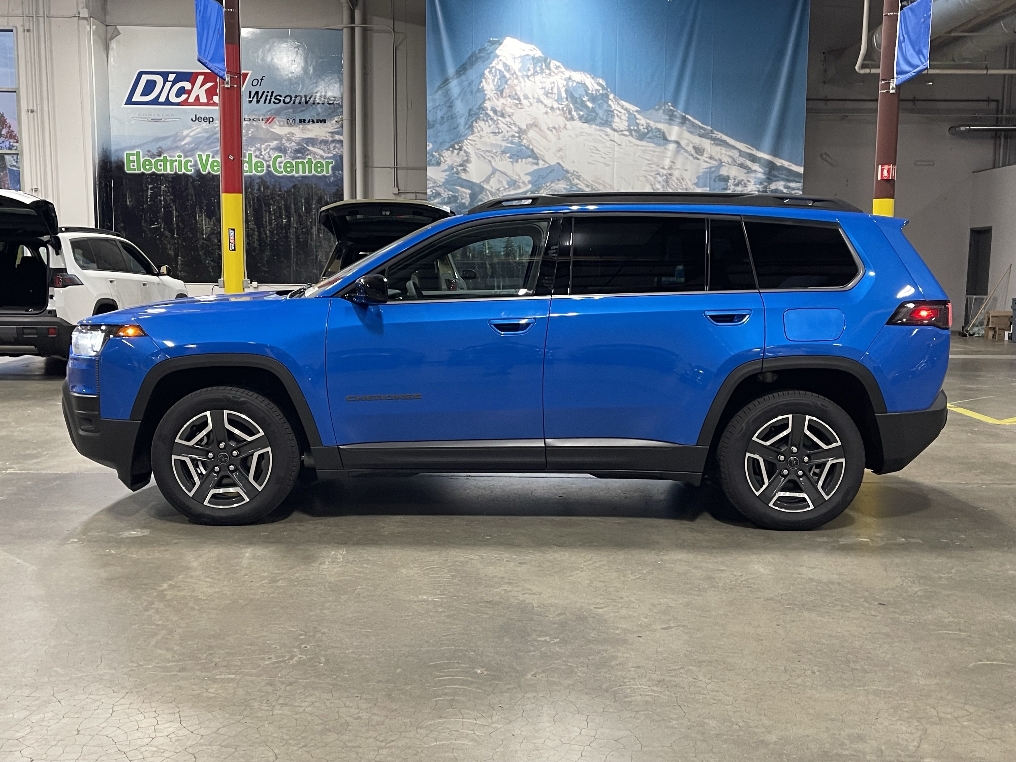 Certified 2026 Jeep Cherokee Laredo AWD/4WD image 2