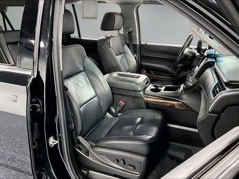 Used 2017 Chevrolet Suburban LT image 29