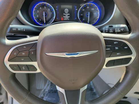 Used 2021 Chrysler Voyager LX image 23