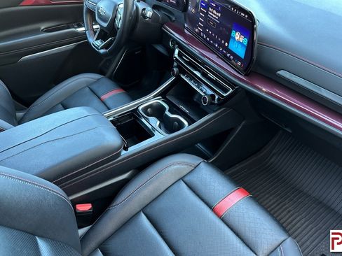 Certified 2024 Chevrolet Traverse RS w/ LPO, Floor Liner Package image 19