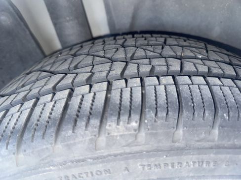 Used 2019 Dodge Challenger SXT image 17