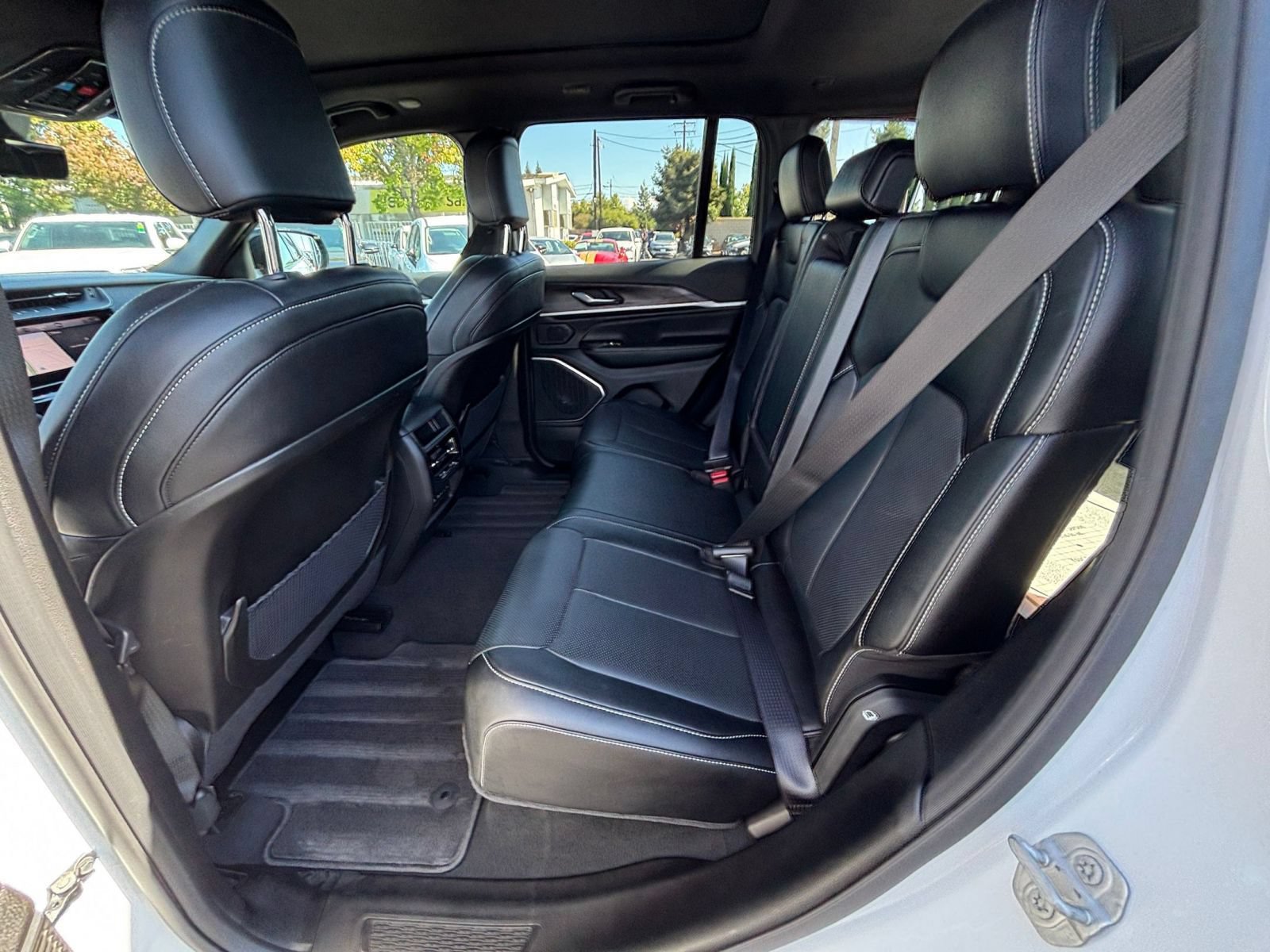 Used 2026 Jeep Grand Cherokee Limited AWD/4WD image 28