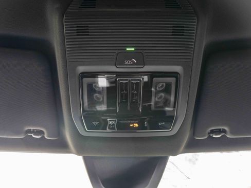 Used 2025 Volkswagen Atlas Cross Sport SEL Premium R-Line image 39