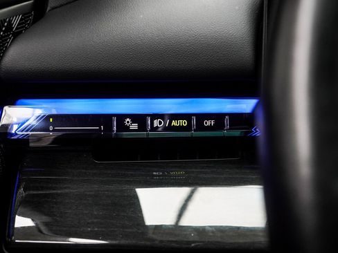 Used 2025 BMW i5 M60 w/ Premium Package image 28