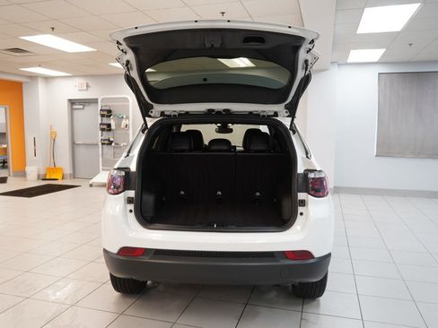 Used 2023 Jeep Compass Latitude AWD/4WD image 9