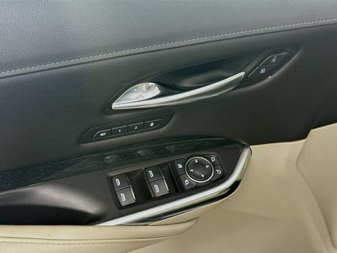 Used 2020 Cadillac XT4 Premium Luxury FWD image 18