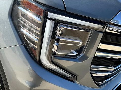 Used 2025 GMC Sierra 1500 SLT AWD/4WD image 32