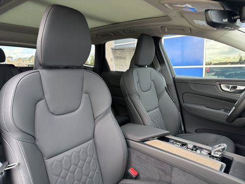 New 2026 Volvo XC60 B5 Plus w/ Climate Package image 21
