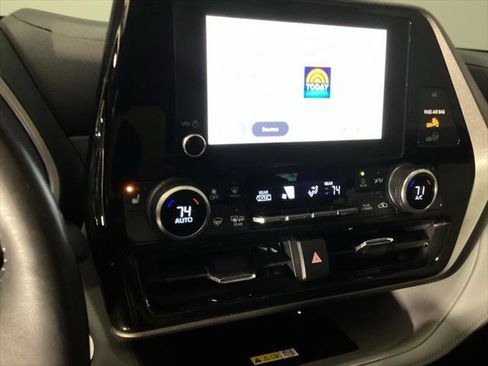 Certified 2023 Toyota Highlander XLE image 15