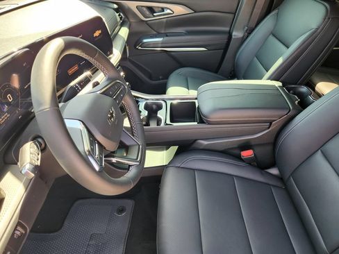 New 2027 Chevrolet Traverse LT w/ Midnight/Sport Edition FWD image 9