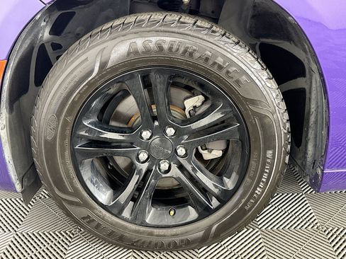 Used 2019 Dodge Charger SXT RWD image 36