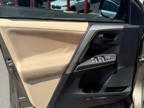 Used 2013 Toyota RAV4 XLE FWD image 6