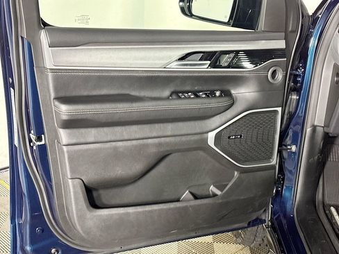 New 2026 Jeep Grand Wagoneer 4WD image 10