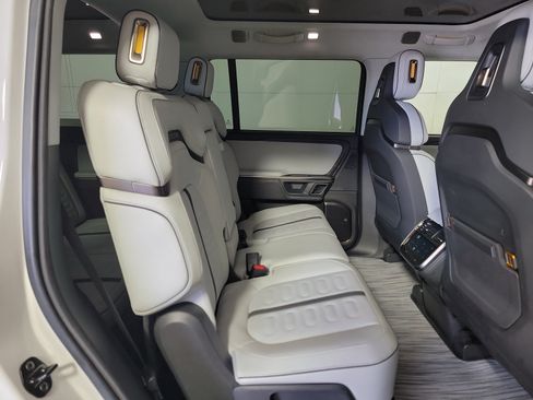 Used 2024 Rivian R1S Adventure AWD/4WD image 23