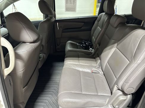 Used 2015 Honda Odyssey Touring Elite image 24