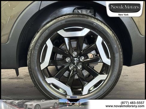 Used 2023 Kia Telluride EX w/ EX Captain's Chair Package AWD/4WD image 9