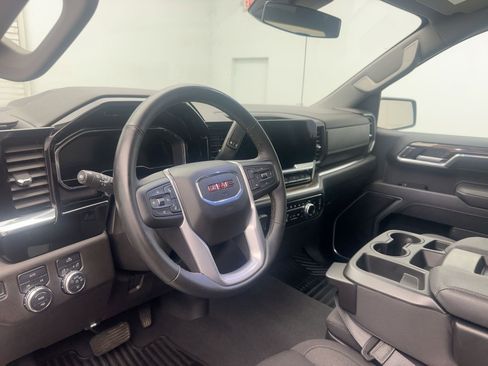Certified 2025 GMC Sierra 1500 Elevation image 4