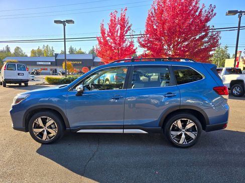 Used 2020 Subaru Forester Touring image 4