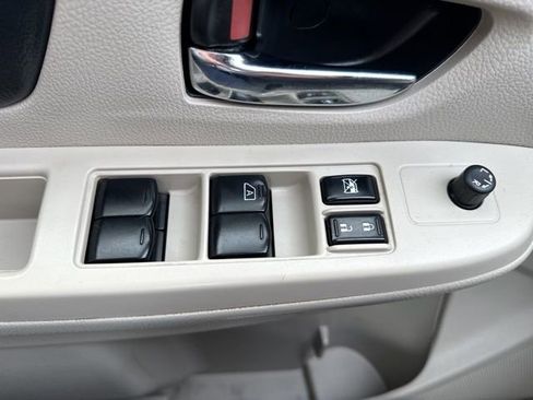 Used 2014 Subaru Crosstrek 2.0i Premium w/ Moonroof Package image 18