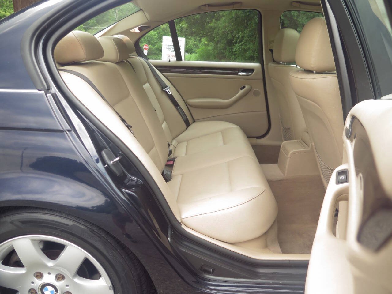 Used 2005 BMW 325i Sedan RWD image 13