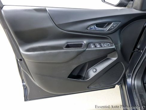 Used 2022 Chevrolet Equinox LT FWD image 18