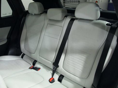 Used 2026 Mercedes-Benz GLC 300 4MATIC image 31