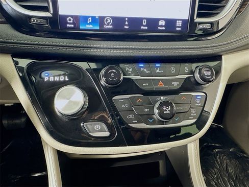 Used 2022 Chrysler Pacifica Limited image 16