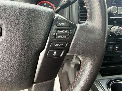 Used 2022 Nissan Titan PRO-4X w/ Pro-4x Convenience Package AWD/4WD image 9