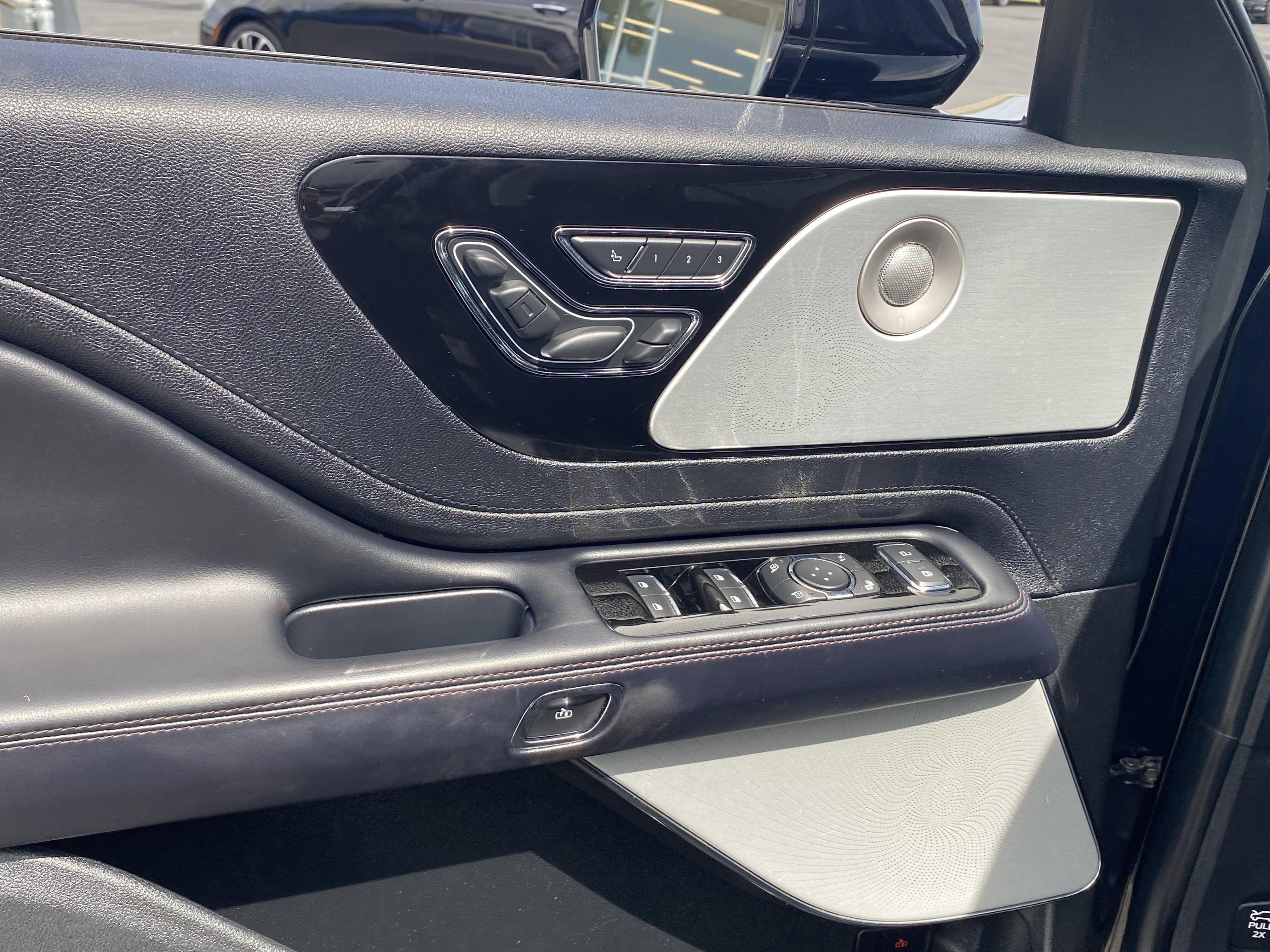 Used 2020 Lincoln Aviator Reserve w/ Equipment Group 202A AWD/4WD image 15