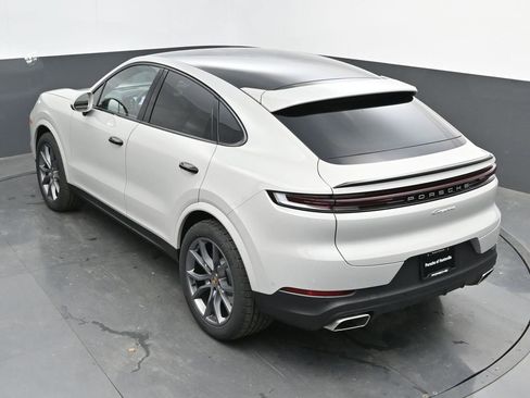 New 2025 Porsche Cayenne Coupe image 42