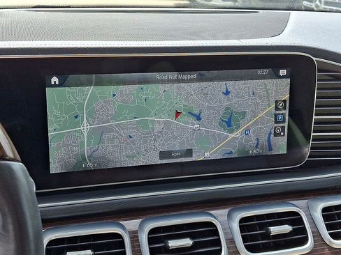 Used 2023 Mercedes-Benz GLS 450 4MATIC image 17