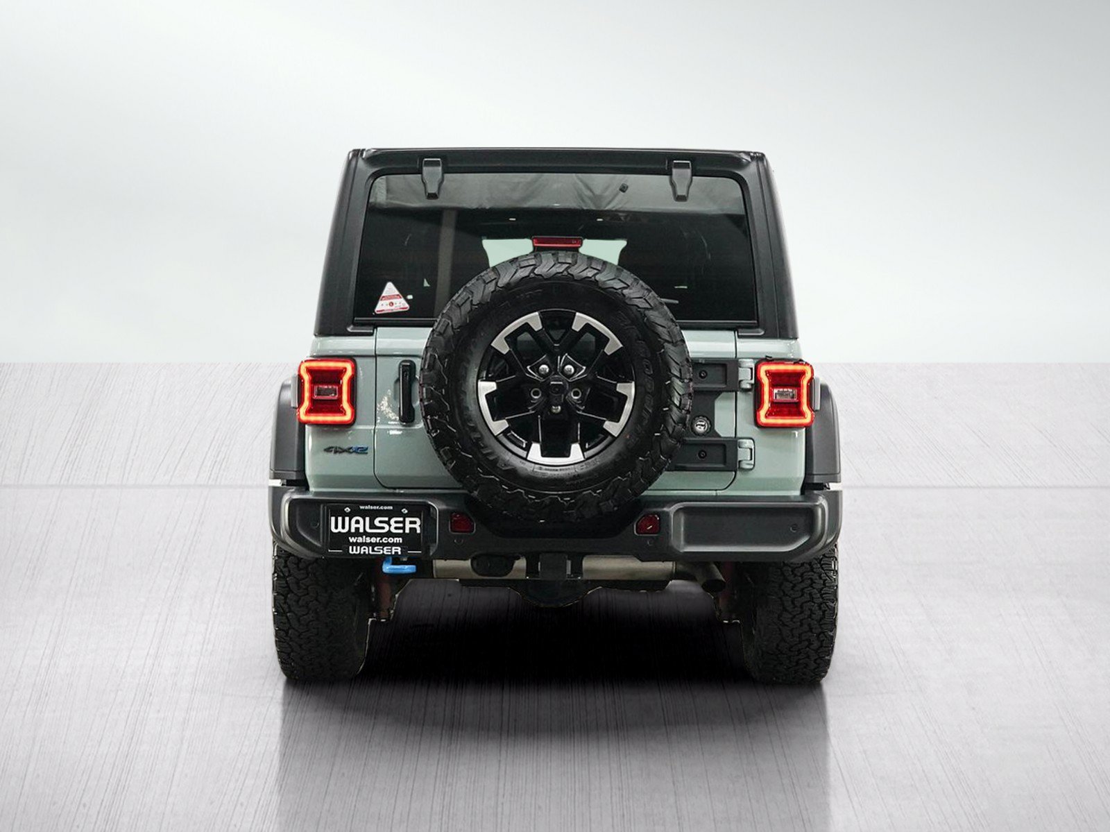 Used 2024 Jeep Wrangler Unlimited Rubicon 4xe w/ Technology Group AWD/4WD image 4