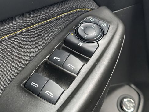 Used 2025 Chevrolet TrailBlazer ACTIV w/ Convenience Package FWD image 15