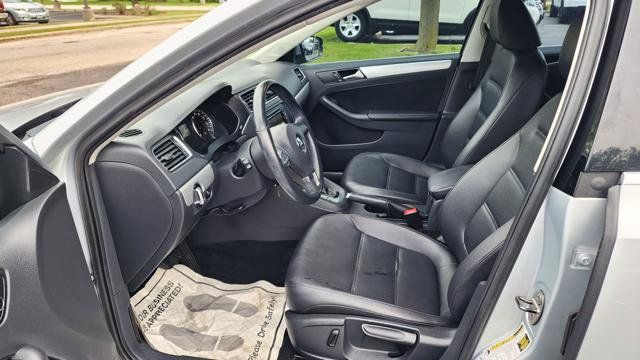 Used 2013 Volkswagen Jetta SE FWD image 15